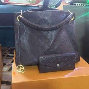 COPY - Louis Vuitton Artsy Monogram Handbag